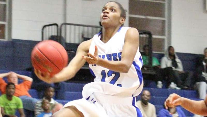 C0-Lin Media / NATALIE DAVIS / Co-Lin's Keyana Miller of Natchez (12) drives to the basket in the Lady Wolves' win over Mississippi Delta Monday night.