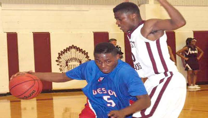 DAILY LEADER / TRACY FISCHER / Wesson's Dartavious Dixon (5) tries to get past a Hazlehurst defender Friday night.