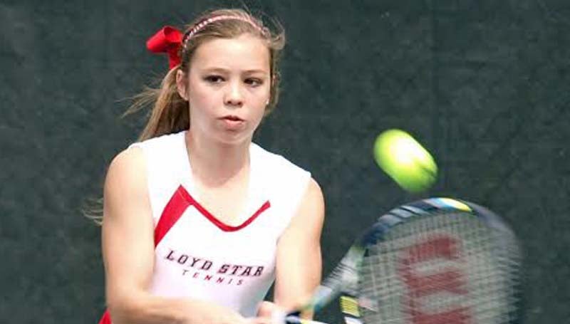 DAILY LEADER / TRACY FISCHER / Loyd Star's Ashley Locke completed in the girls singles match at Brookhill Saturday.