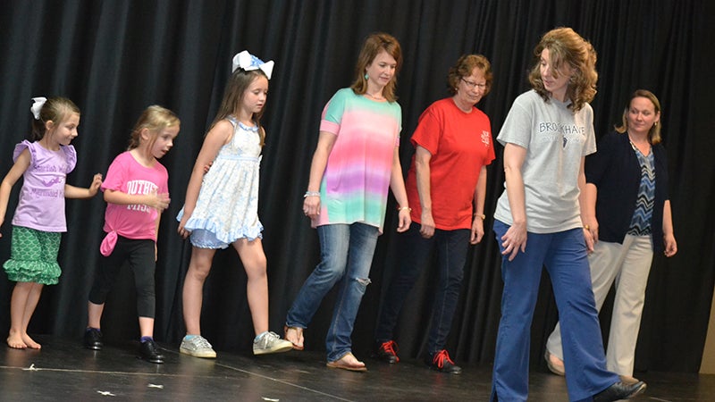 Clogging classes provide fun and exercise - Daily Leader | Daily Leader