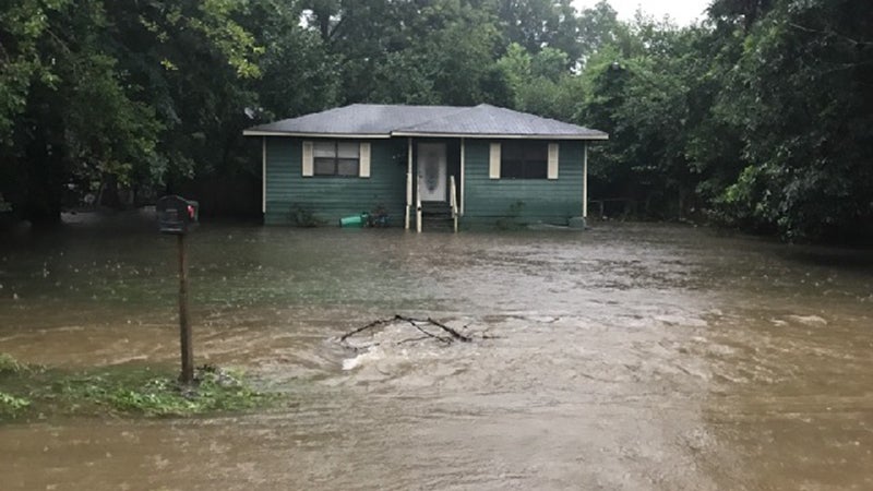 Families rescued in rising flood waters at Jakes Trail, and some ...