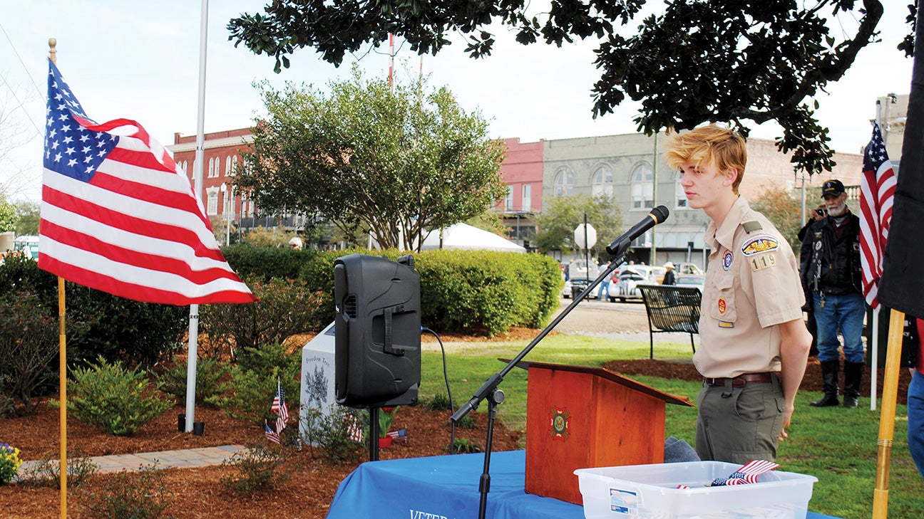 Entrican remembered in memorial rededication - Daily Leader | Daily Leader